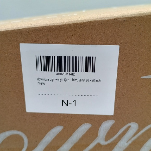 Downluxe Queen Lightweight All Season Down Comforter Tan 90x90 Luxurious NIB - Picture 6 of 6